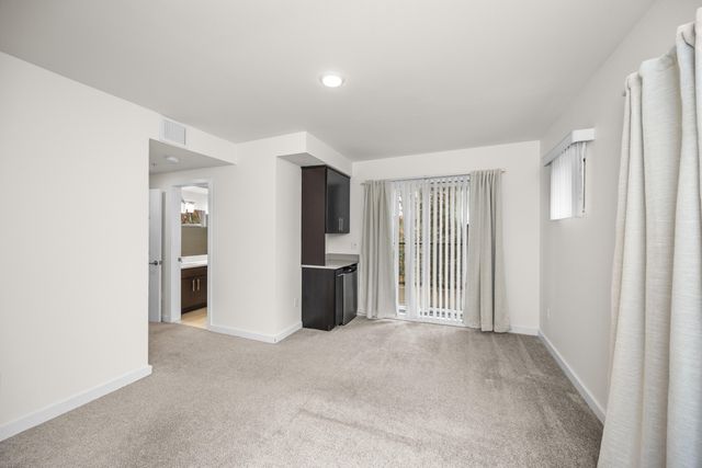 450-462 W Stadium Boulevard, Ann Arbor, MI 48103