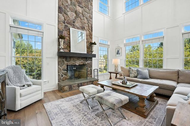 40488 WINDCROFT LN, Aldie, VA 20105