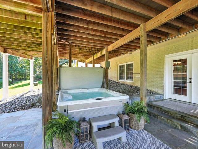 40488 WINDCROFT LN, Aldie, VA 20105