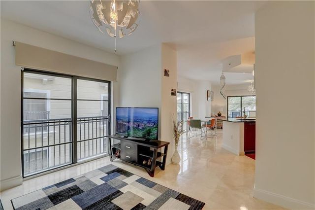 2409 N Ocean Boulevard 427, Fort Lauderdale, FL 33305