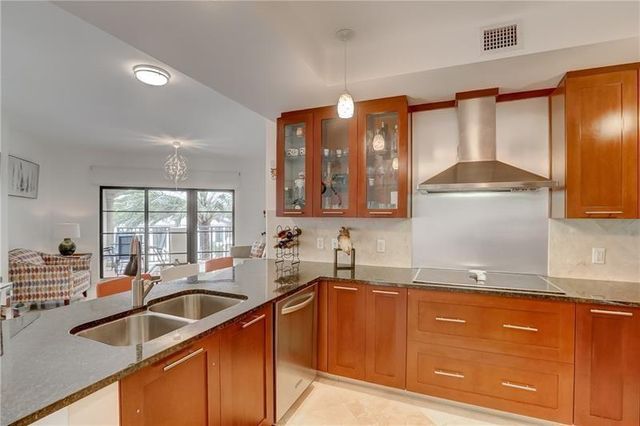 2409 N Ocean Boulevard 427, Fort Lauderdale, FL 33305