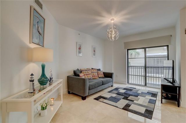 2409 N Ocean Boulevard 427, Fort Lauderdale, FL 33305