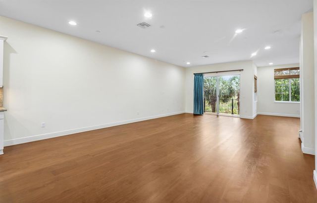 144 Tierra Lane 11, Jupiter, FL 33477