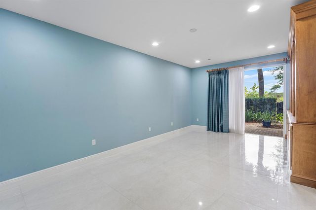 144 Tierra Lane 11, Jupiter, FL 33477