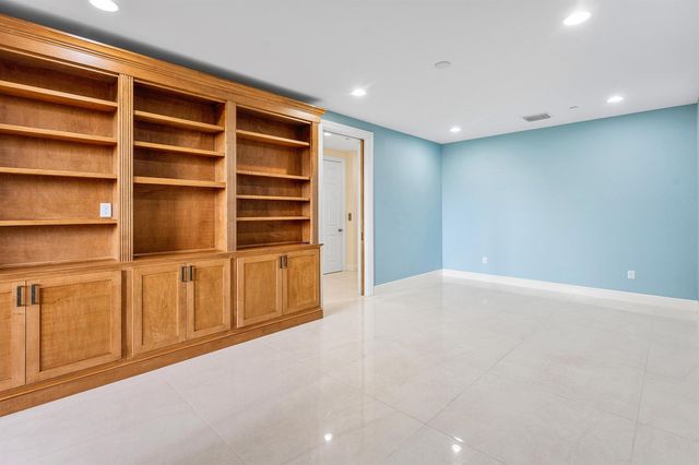 144 Tierra Lane 11, Jupiter, FL 33477