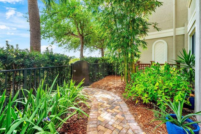 144 Tierra Lane 11, Jupiter, FL 33477