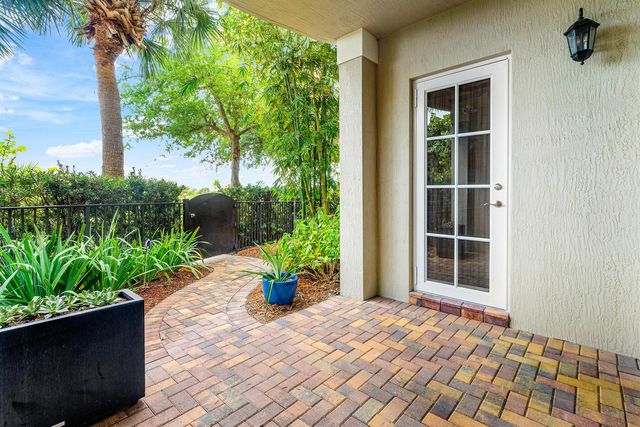 144 Tierra Lane 11, Jupiter, FL 33477