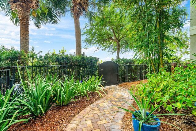 144 Tierra Lane 11, Jupiter, FL 33477