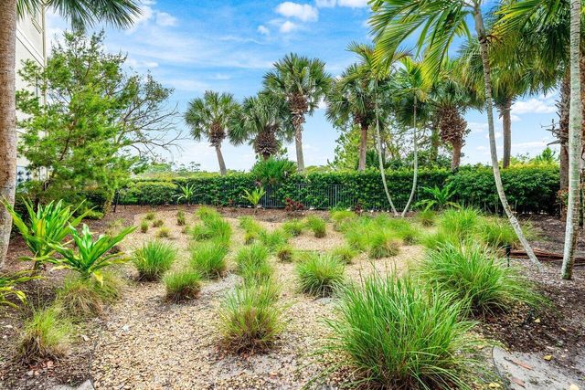 144 Tierra Lane 11, Jupiter, FL 33477