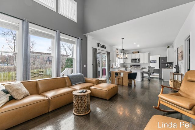 33 Fox Point Court Ne, Ada Twp, MI 49301