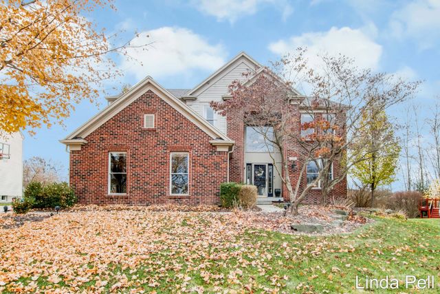 33 Fox Point Court Ne, Ada Twp, MI 49301