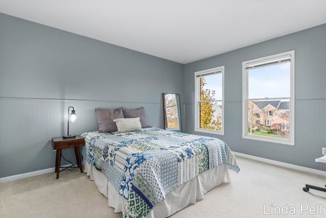 33 Fox Point Court Ne, Ada Twp, MI 49301