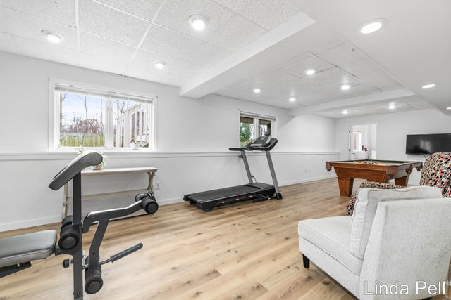 33 Fox Point Court Ne, Ada Twp, MI 49301