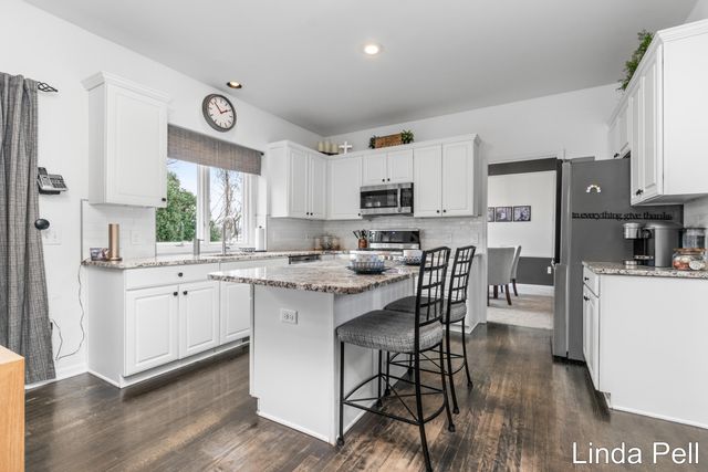 33 Fox Point Court Ne, Ada Twp, MI 49301