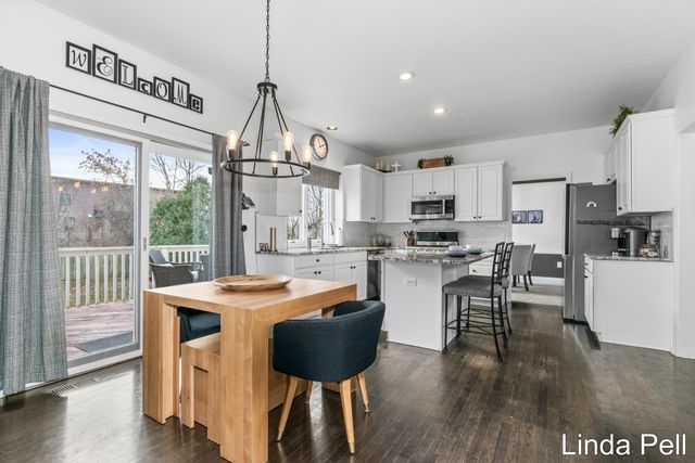 33 Fox Point Court Ne, Ada Twp, MI 49301