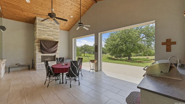 1179 TROTTER LN, New Braunfels, TX 78132