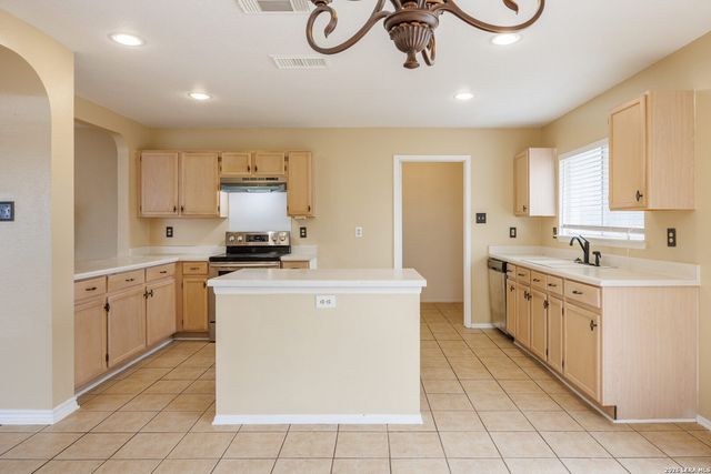 7812 Forest Dream, Live Oak, TX 78233