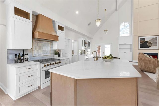 116 Spring Lake Drive, Conroe, TX 77356