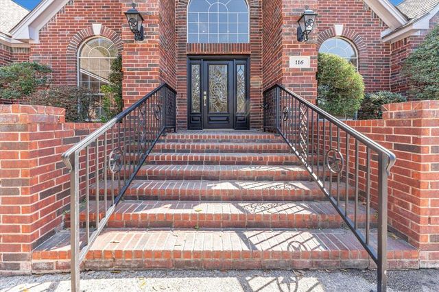 116 Spring Lake Drive, Conroe, TX 77356