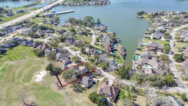 116 Spring Lake Drive, Conroe, TX 77356