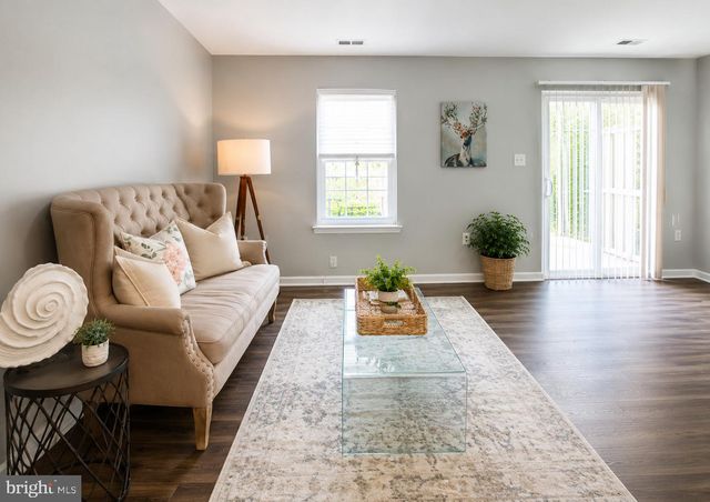 1756 FOREST PARK DR, District Heights, MD 20747