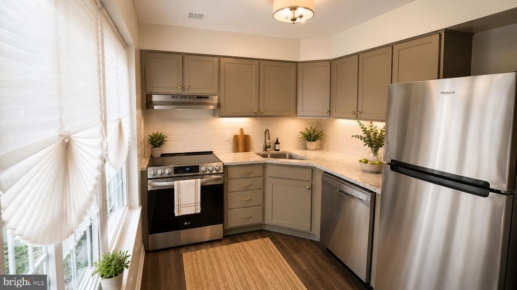 Image 3 of property listing at 1756 FOREST PARK DR, District Heights, MD 20747