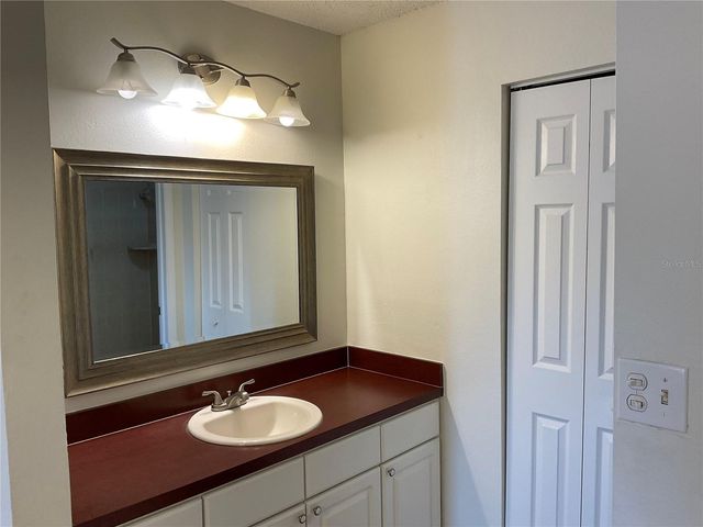 8701 CARROLL PALM PLACE, Tampa, FL 33614