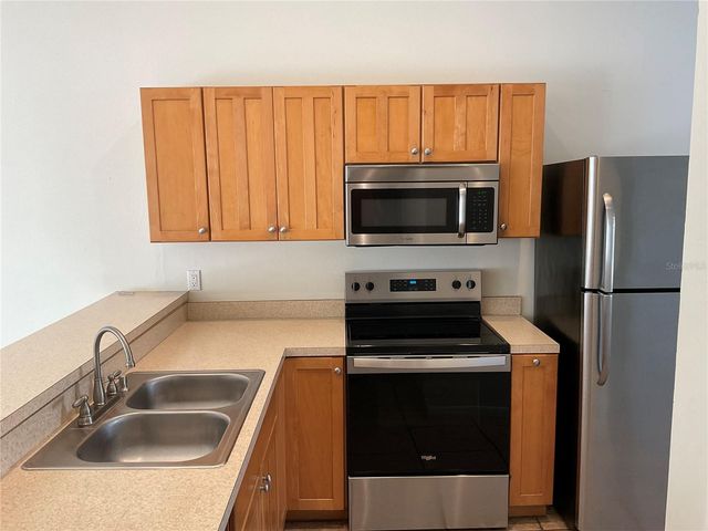 8701 CARROLL PALM PLACE, Tampa, FL 33614