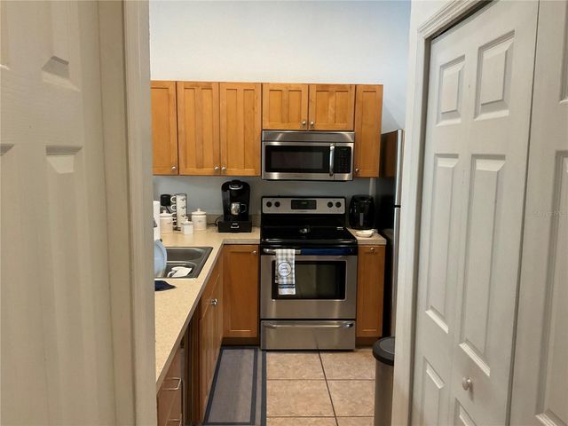 8701 CARROLL PALM PLACE, Tampa, FL 33614