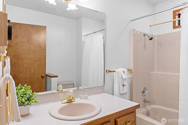 1809 E Woodhaven Lane, Port Angeles, WA 98362