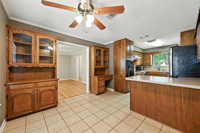 1221 Simpson Drive, Hurst, TX 76053