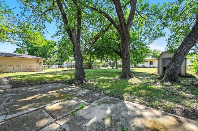 1221 Simpson Drive, Hurst, TX 76053