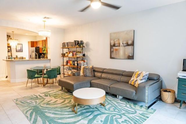 2901 NW 126 Avenue 2-327, Sunrise, FL 33323