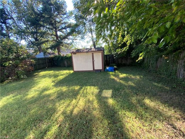 1625 Rolfe PL, Newport News, VA 23607