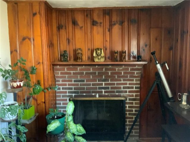 1625 Rolfe PL, Newport News, VA 23607