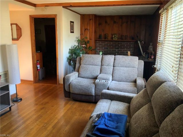 1625 Rolfe PL, Newport News, VA 23607