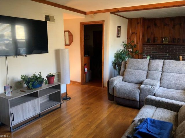 1625 Rolfe PL, Newport News, VA 23607