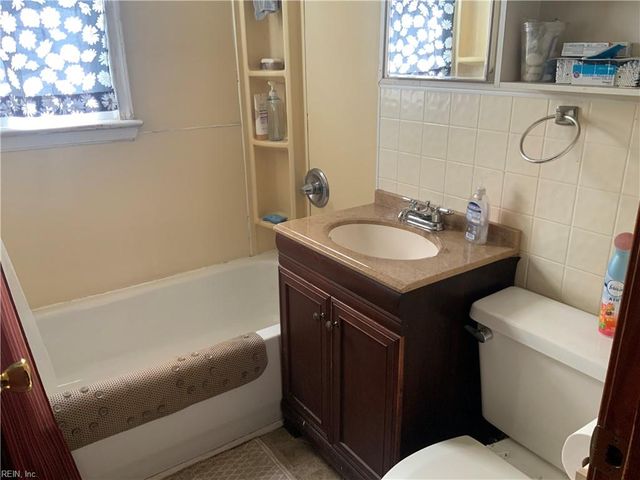 1625 Rolfe PL, Newport News, VA 23607