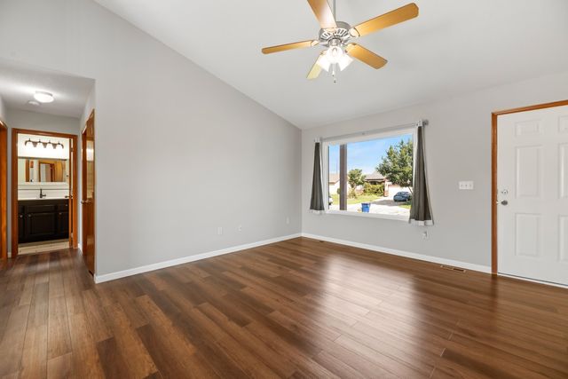 10445 E Fawn Grove Ct, Wichita, KS 67207