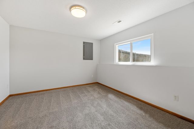 10445 E Fawn Grove Ct, Wichita, KS 67207