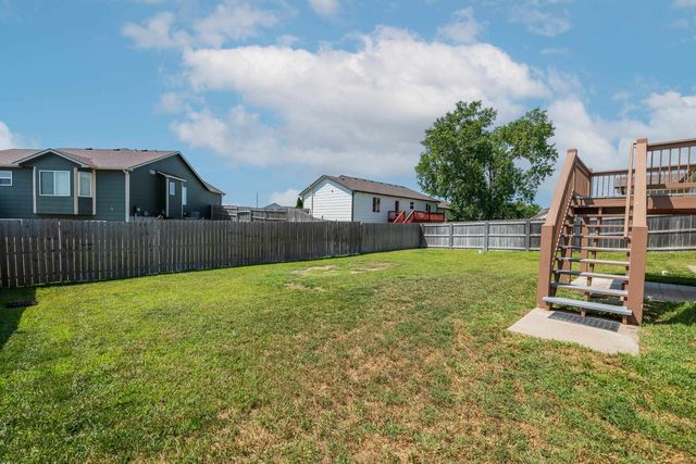 10445 E Fawn Grove Ct, Wichita, KS 67207