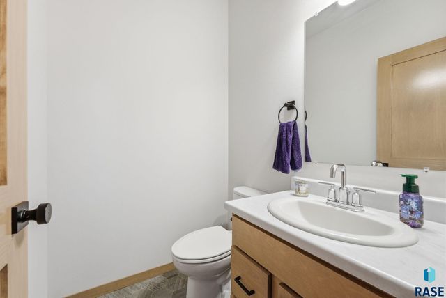 8032 E Tencate Pl Place, Sioux Falls, SD 57110