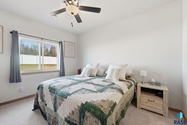 8032 E Tencate Pl Place, Sioux Falls, SD 57110