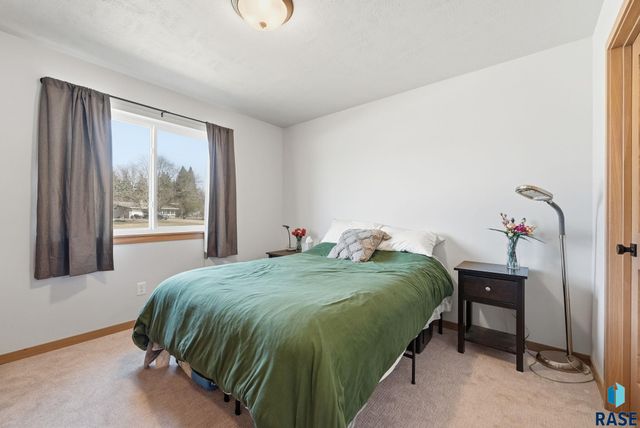 8032 E Tencate Pl Place, Sioux Falls, SD 57110