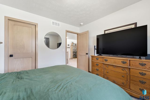 8032 E Tencate Pl Place, Sioux Falls, SD 57110