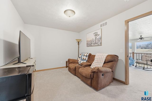 8032 E Tencate Pl Place, Sioux Falls, SD 57110