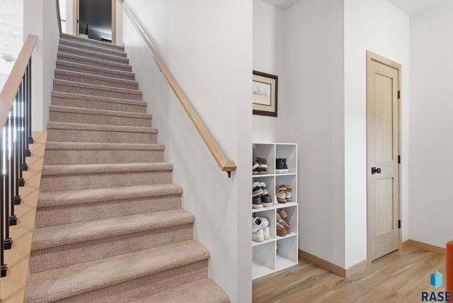 8032 E Tencate Pl Place, Sioux Falls, SD 57110