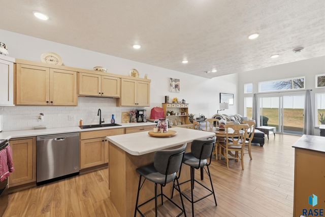 8032 E Tencate Pl Place, Sioux Falls, SD 57110