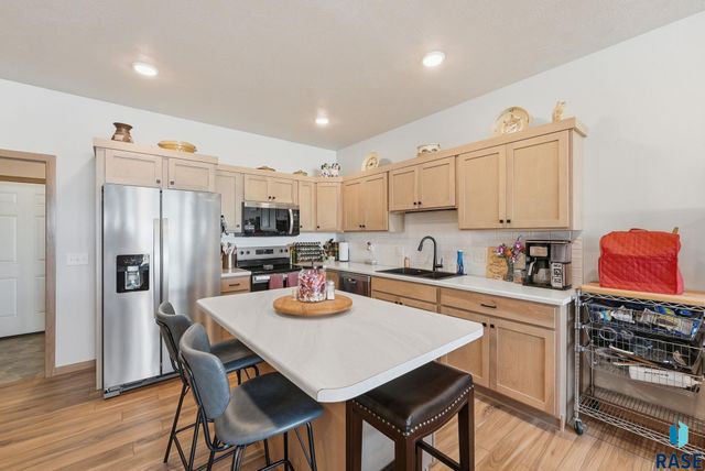 8032 E Tencate Pl Place, Sioux Falls, SD 57110