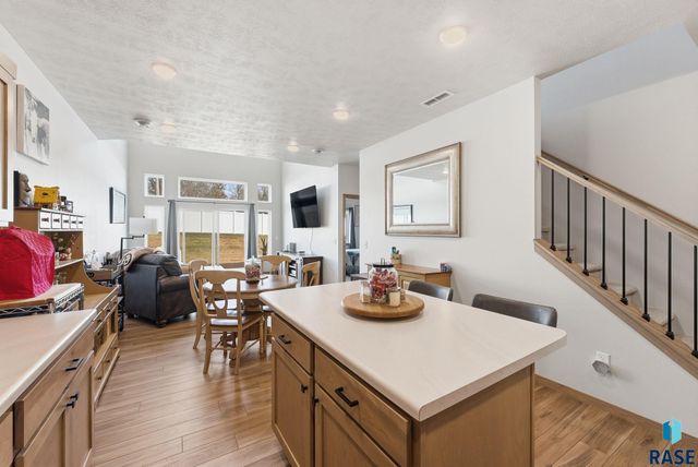 8032 E Tencate Pl Place, Sioux Falls, SD 57110